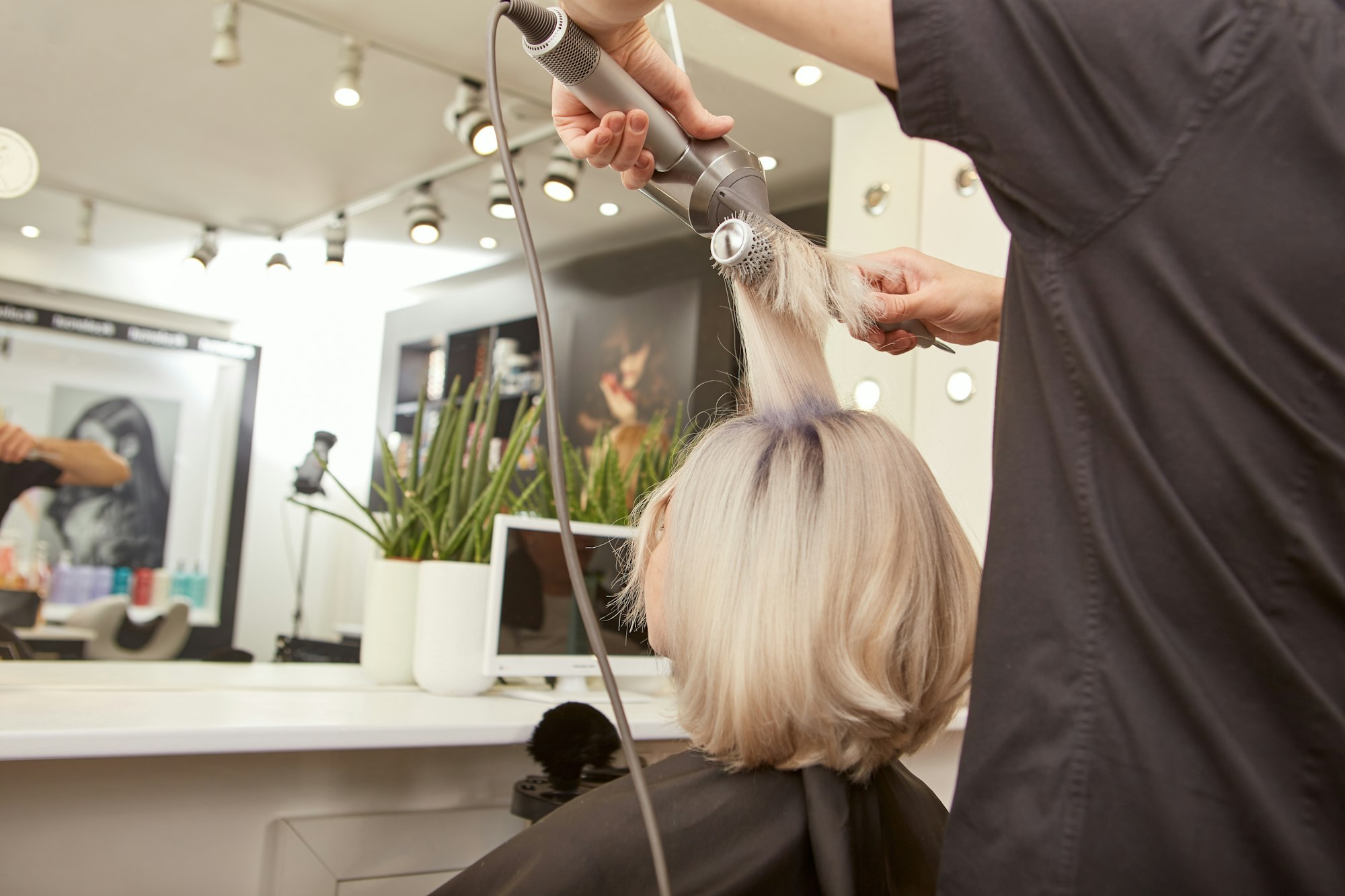Centro de belleza, peluquería, estética y manicura.